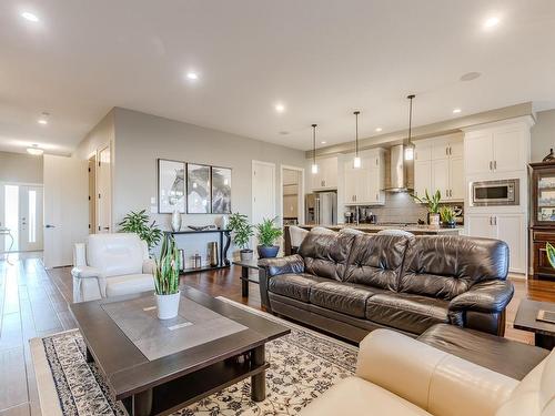 3036 58 Avenue Ne, Rural Leduc County, AB - Indoor Photo Showing Living Room