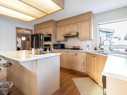 8611 184 Street, Edmonton, AB - Indoor Photo Showing Kitchen