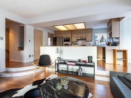 8611 184 Street, Edmonton, AB - Indoor Photo Showing Living Room