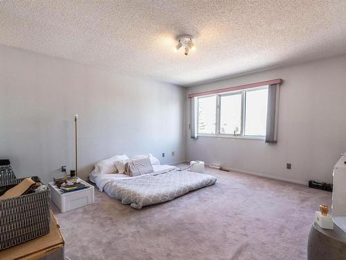 8611 184 Street, Edmonton, AB - Indoor Photo Showing Bedroom