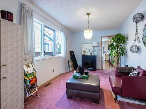 8611 184 Street, Edmonton, AB - Indoor Photo Showing Living Room