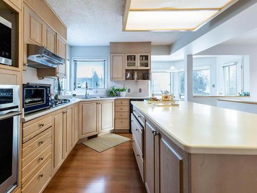 8611 184 Street, Edmonton, AB - Indoor Photo Showing Kitchen