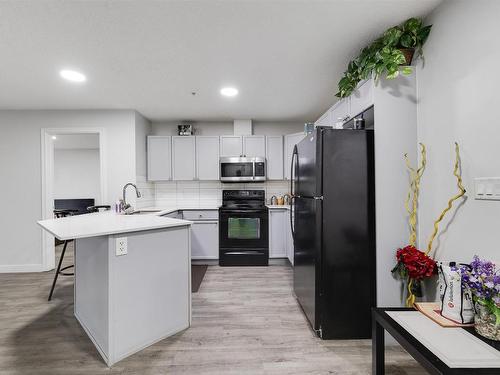 103 4403 23 Street, Edmonton, AB - Indoor Photo Showing Kitchen