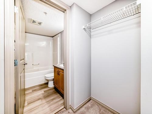 301 11453 Ellerslie Road, Edmonton, AB - Indoor Photo Showing Bathroom