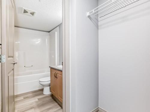 301 11453 Ellerslie Road, Edmonton, AB - Indoor Photo Showing Bathroom