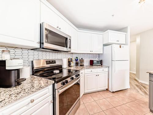 101 10933 124 Street, Edmonton, AB - Indoor Photo Showing Kitchen