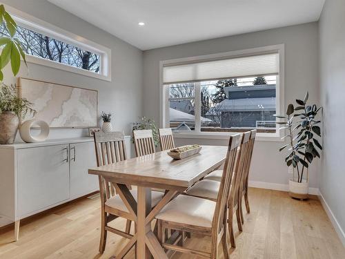 9511 70 Avenue, Edmonton, AB - Indoor Photo Showing Dining Room