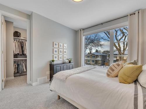 9511 70 Avenue, Edmonton, AB - Indoor Photo Showing Bedroom