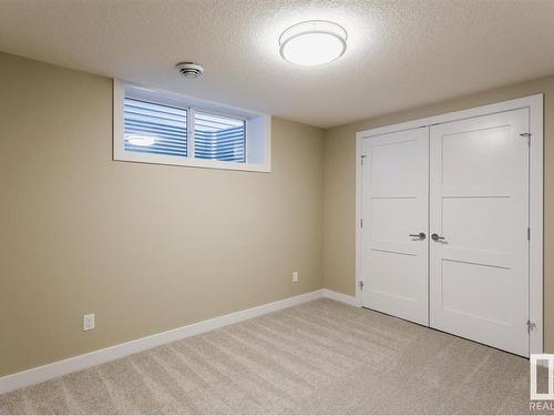 9511 70 Avenue, Edmonton, AB - Indoor