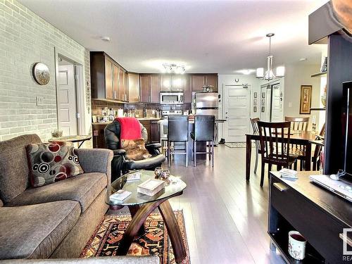 161 11517 Ellerslie Road Sw, Edmonton, AB - Indoor Photo Showing Living Room