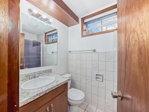 6046 105A Street, Edmonton, AB - Indoor Photo Showing Bathroom