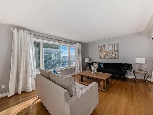 6046 105A Street, Edmonton, AB - Indoor Photo Showing Living Room