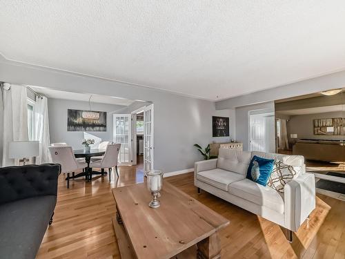 6046 105A Street, Edmonton, AB - Indoor Photo Showing Living Room