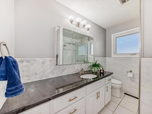 6046 105A Street, Edmonton, AB - Indoor Photo Showing Bathroom