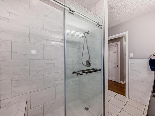 6046 105A Street, Edmonton, AB - Indoor Photo Showing Bathroom