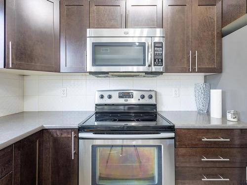 17 6520 2 Avenue Sw, Edmonton, AB - Indoor Photo Showing Kitchen