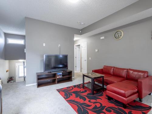 17 6520 2 Avenue Sw, Edmonton, AB - Indoor Photo Showing Living Room