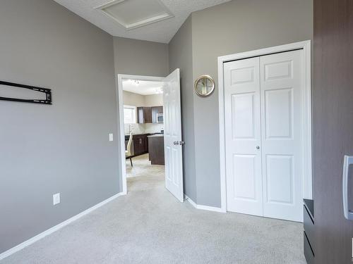 17 6520 2 Avenue Sw, Edmonton, AB - Indoor Photo Showing Other Room