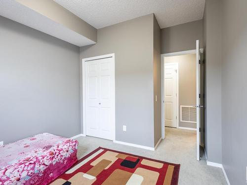 17 6520 2 Avenue Sw, Edmonton, AB - Indoor Photo Showing Bedroom