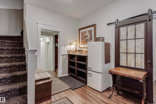 10417 Saskatchewan Drive, Edmonton, AB - Indoor Photo Showing Other Room