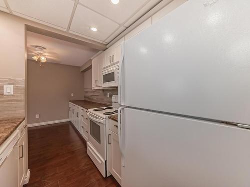 404 11007 83 Avenue, Edmonton, AB - Indoor Photo Showing Kitchen