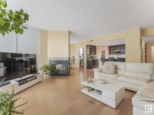 301 10028 119 Street, Edmonton, AB - Indoor Photo Showing Living Room