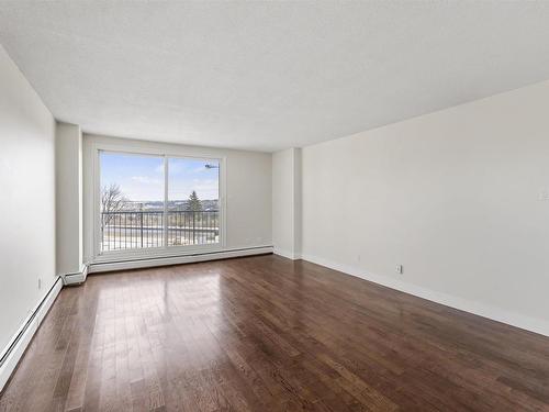 307 9028 Jasper Avenue, Edmonton, AB - Indoor Photo Showing Other Room