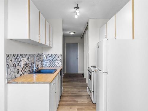 307 9028 Jasper Avenue, Edmonton, AB - Indoor Photo Showing Kitchen