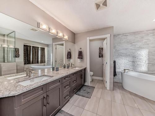 1527 Haswell Close, Edmonton, AB - Indoor Photo Showing Bathroom