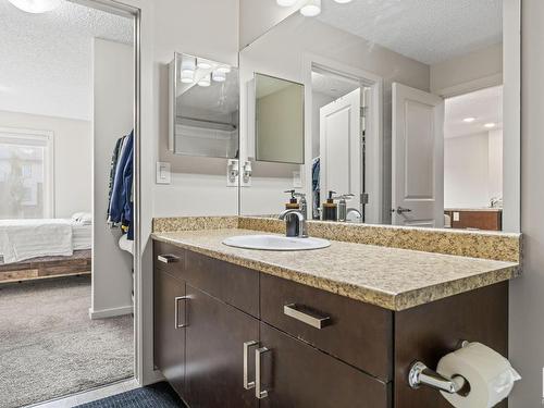 303 5521 7 Avenue, Edmonton, AB - Indoor Photo Showing Bathroom