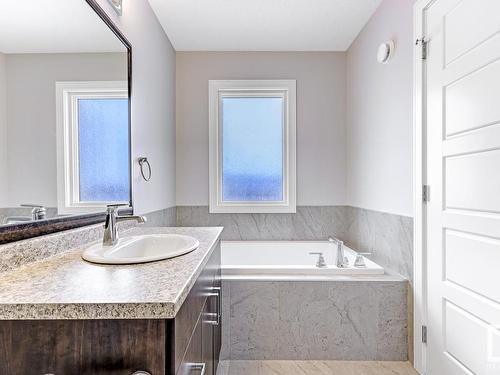 985 Mcconachie Boulevard, Edmonton, AB - Indoor Photo Showing Bathroom