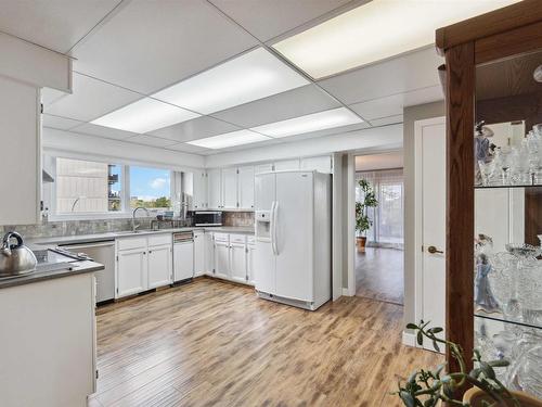 305 8707 107 Street, Edmonton, AB - Indoor Photo Showing Kitchen