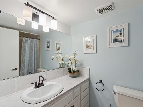 305 8707 107 Street, Edmonton, AB - Indoor Photo Showing Bathroom