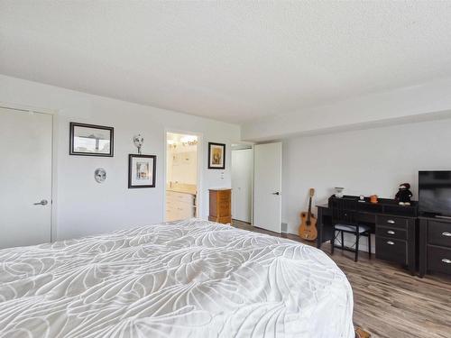 305 8707 107 Street, Edmonton, AB - Indoor Photo Showing Bedroom