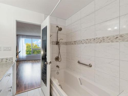 305 8707 107 Street, Edmonton, AB - Indoor Photo Showing Bathroom