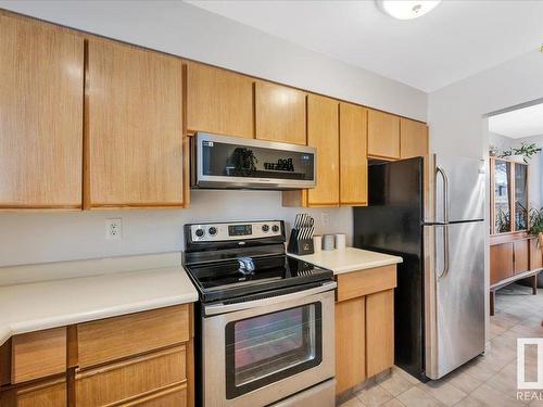 3623 30 Avenue, Edmonton, AB - Indoor Photo Showing Kitchen