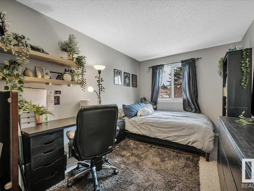 3623 30 Avenue, Edmonton, AB - Indoor Photo Showing Bedroom