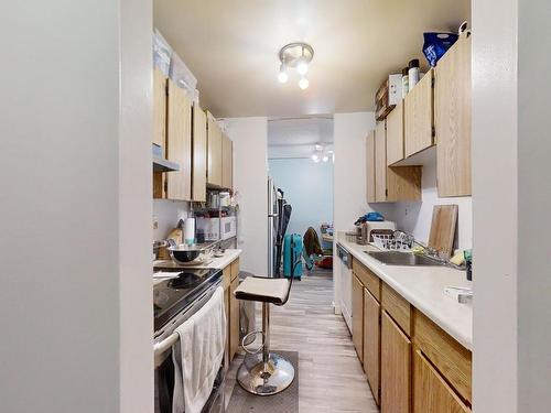 407 2624 Mill Woods Road E, Edmonton, AB - Indoor Photo Showing Kitchen