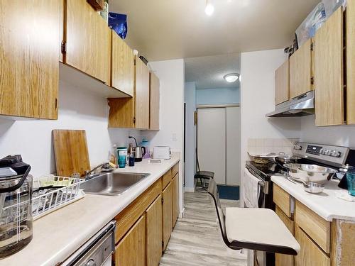 407 2624 Mill Woods Road E, Edmonton, AB - Indoor Photo Showing Kitchen