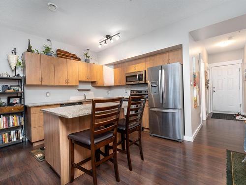 409 10518 113 Street, Edmonton, AB - Indoor Photo Showing Kitchen