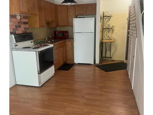 204 12404 114 Avenue, Edmonton, AB - Indoor Photo Showing Kitchen