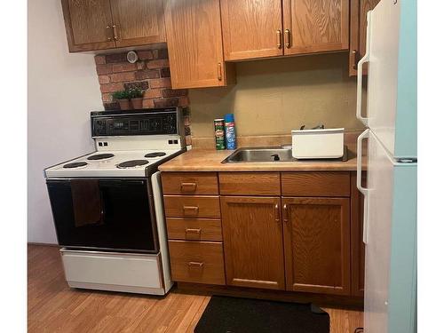 204 12404 114 Avenue, Edmonton, AB - Indoor Photo Showing Kitchen