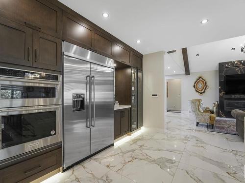 2793 Wheaton Drive, Edmonton, AB - Indoor Photo Showing Kitchen