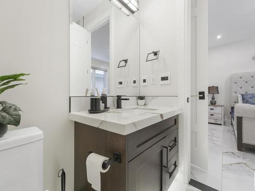 2793 Wheaton Drive, Edmonton, AB - Indoor Photo Showing Bathroom