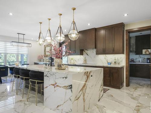 2793 Wheaton Drive, Edmonton, AB - Indoor Photo Showing Kitchen With Upgraded Kitchen