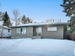 11115 43 Avenue  Edmonton, AB T6J 0X6