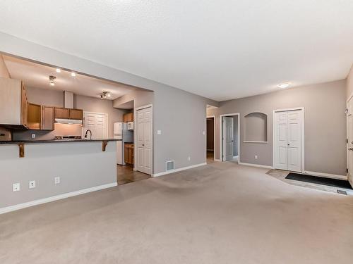 69 3040 Spence Wynd, Edmonton, AB - Indoor Photo Showing Kitchen