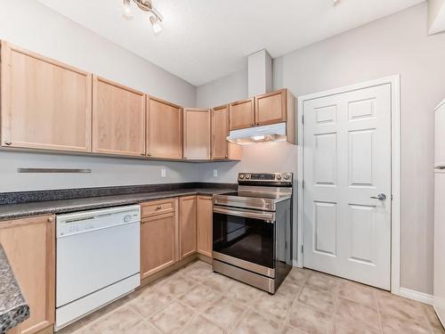 69 3040 Spence Wynd, Edmonton, AB - Indoor Photo Showing Kitchen