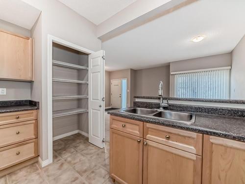 69 3040 Spence Wynd, Edmonton, AB - Indoor Photo Showing Kitchen With Double Sink