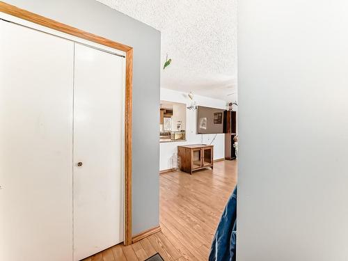 4515 20A Avenue, Edmonton, AB - Indoor Photo Showing Other Room